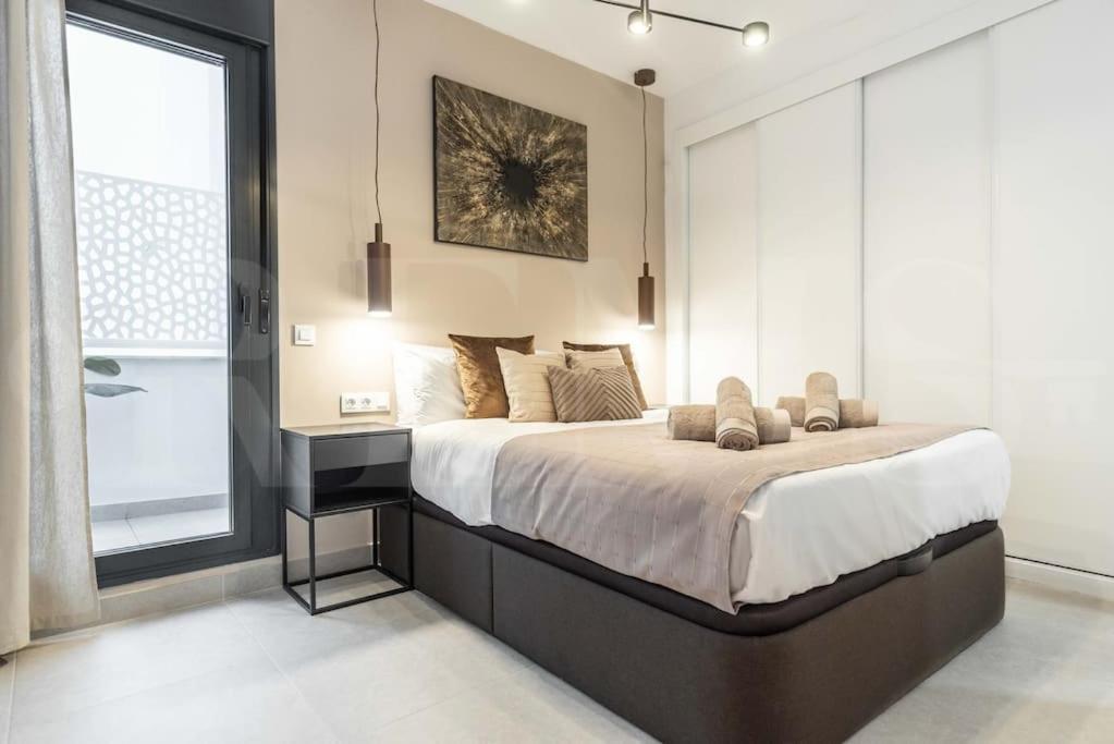 Modern Apartment With Patio & Parking By Rems Malaga Ngoại thất bức ảnh