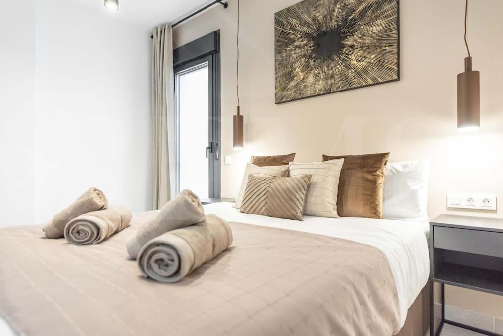Modern Apartment With Patio & Parking By Rems Malaga Ngoại thất bức ảnh