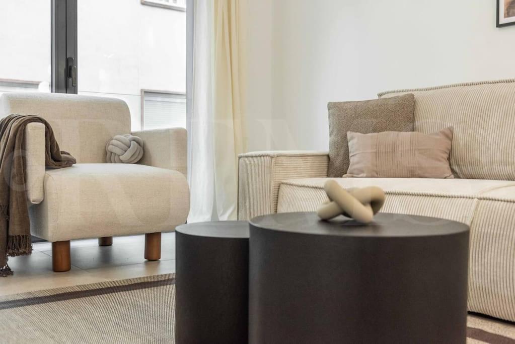 Modern Apartment With Patio & Parking By Rems Malaga Ngoại thất bức ảnh