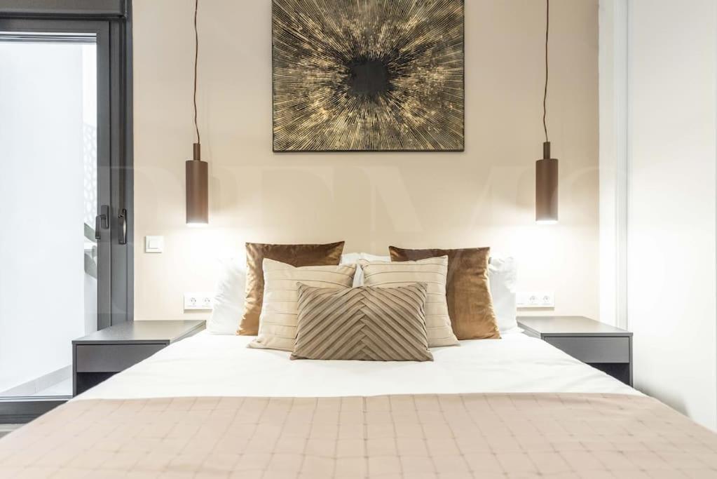 Modern Apartment With Patio & Parking By Rems Malaga Ngoại thất bức ảnh