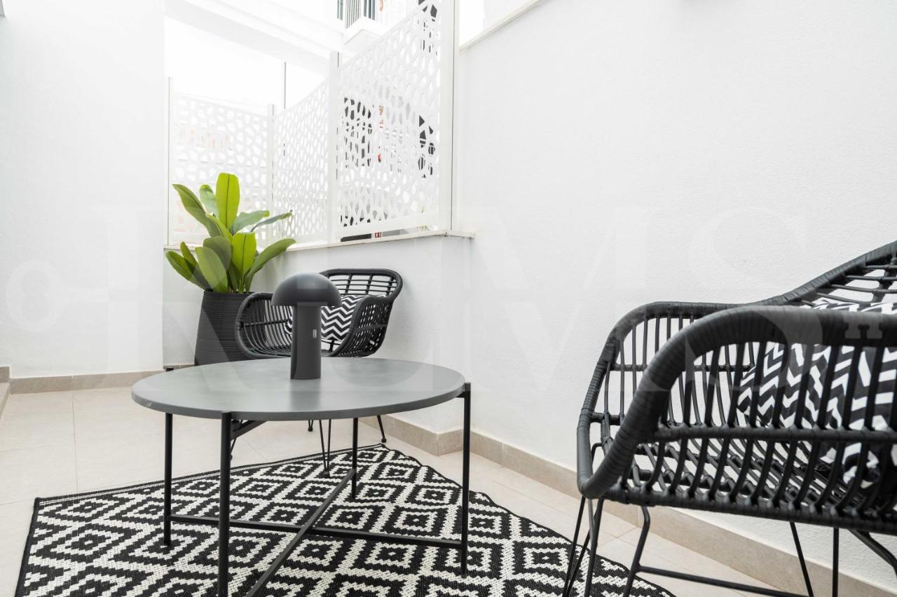 Modern Apartment With Patio & Parking By Rems Malaga Ngoại thất bức ảnh